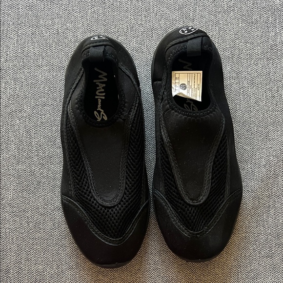 Black Water Shoes - Picture 1 of 4